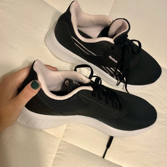 Light Pink Women’s Reebok Sneaker with tag sticker - Picture 10 of 12